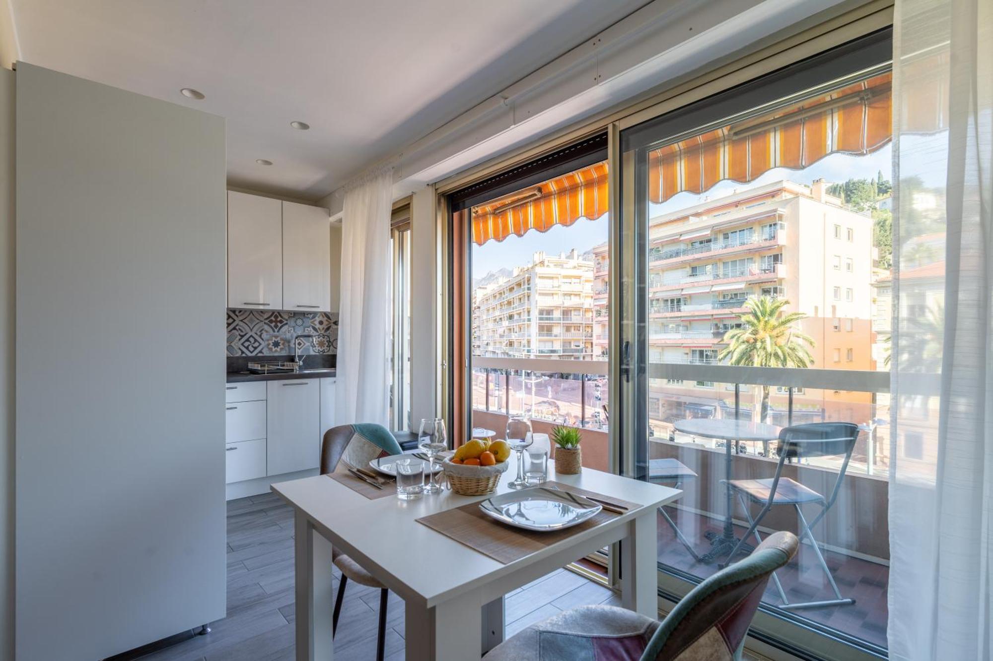 Fabuleux Appartement 2 Personnes Au Coeur De Menton, Climatise Et Proche Gares Routiere Et Sncf Экстерьер фото