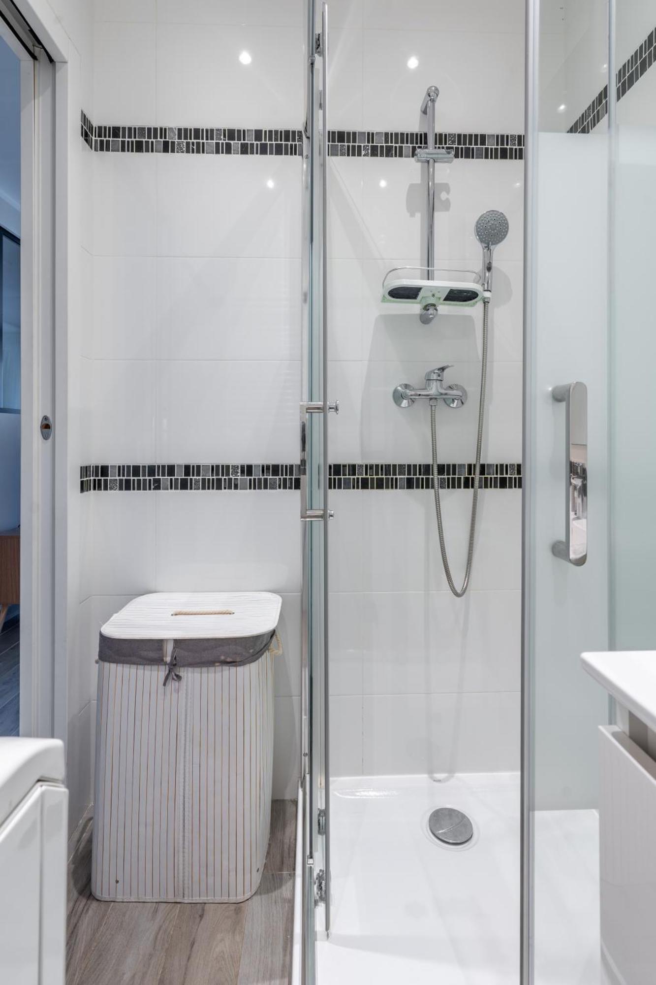 Fabuleux Appartement 2 Personnes Au Coeur De Menton, Climatise Et Proche Gares Routiere Et Sncf Экстерьер фото