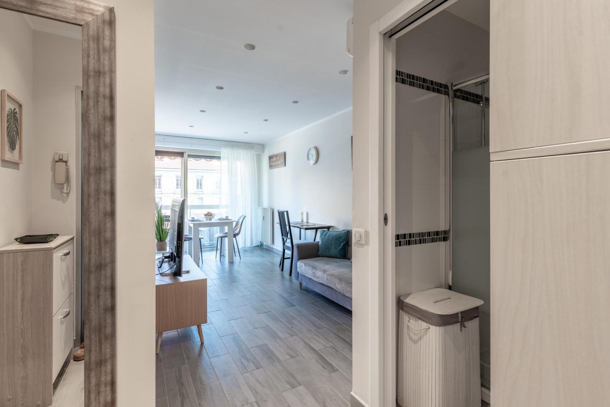 Fabuleux Appartement 2 Personnes Au Coeur De Menton, Climatise Et Proche Gares Routiere Et Sncf Экстерьер фото
