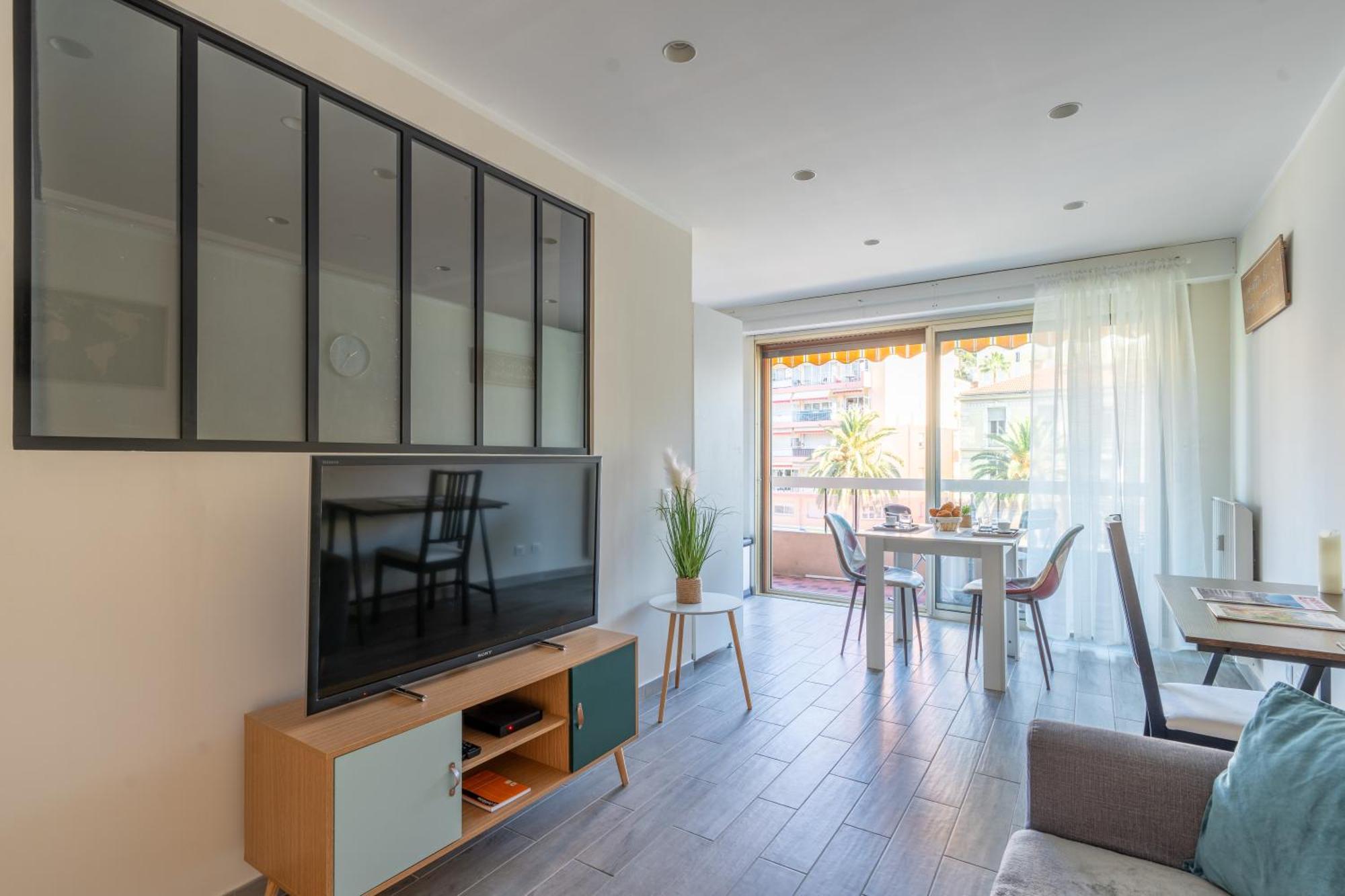 Fabuleux Appartement 2 Personnes Au Coeur De Menton, Climatise Et Proche Gares Routiere Et Sncf Экстерьер фото