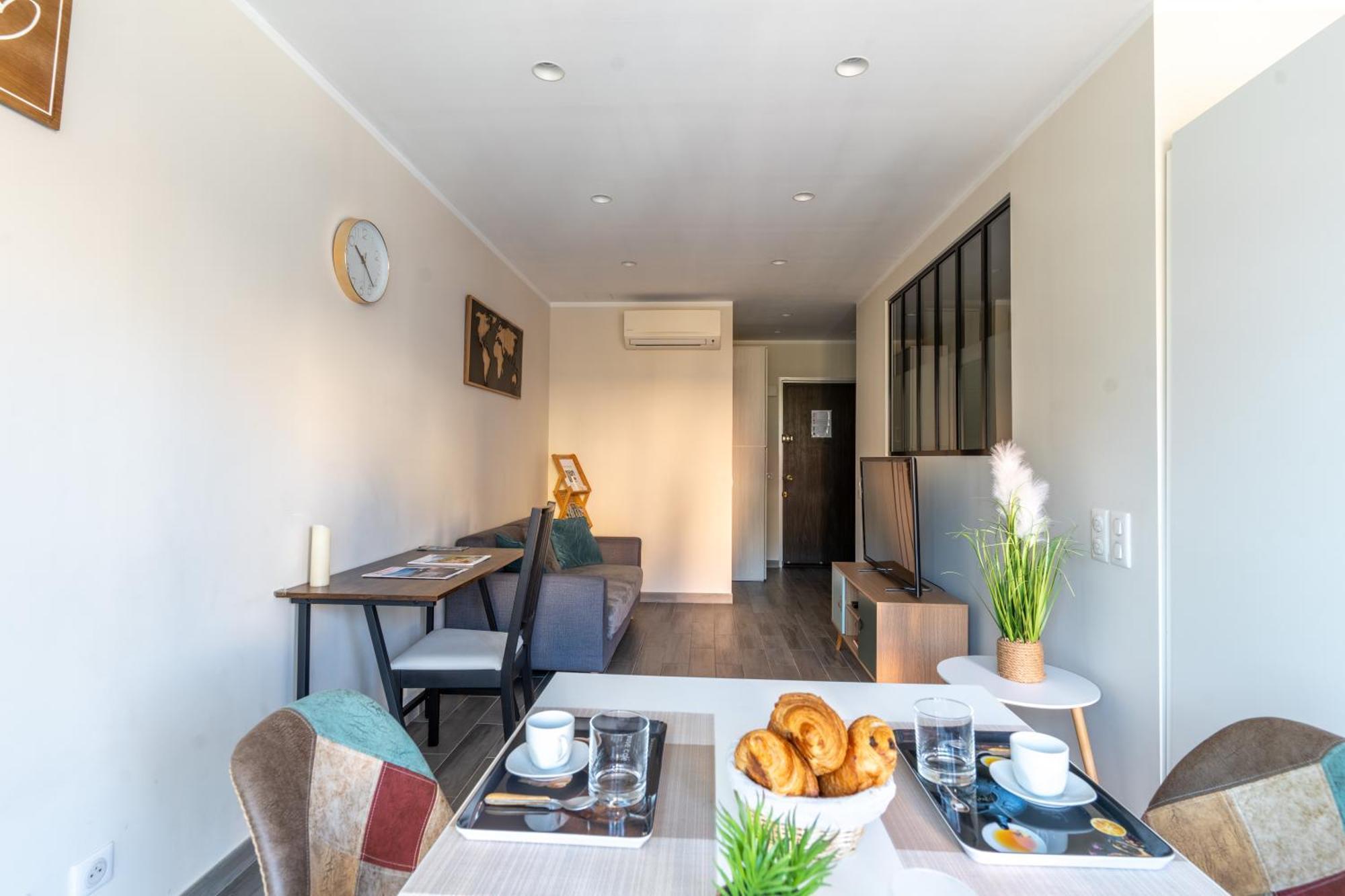 Fabuleux Appartement 2 Personnes Au Coeur De Menton, Climatise Et Proche Gares Routiere Et Sncf Экстерьер фото