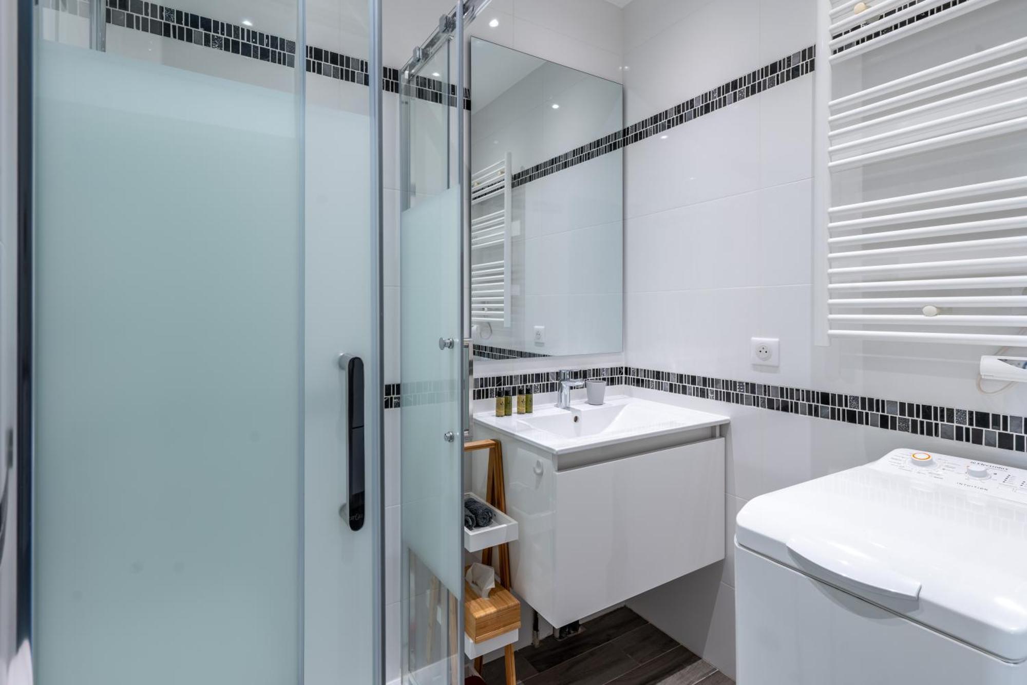Fabuleux Appartement 2 Personnes Au Coeur De Menton, Climatise Et Proche Gares Routiere Et Sncf Экстерьер фото