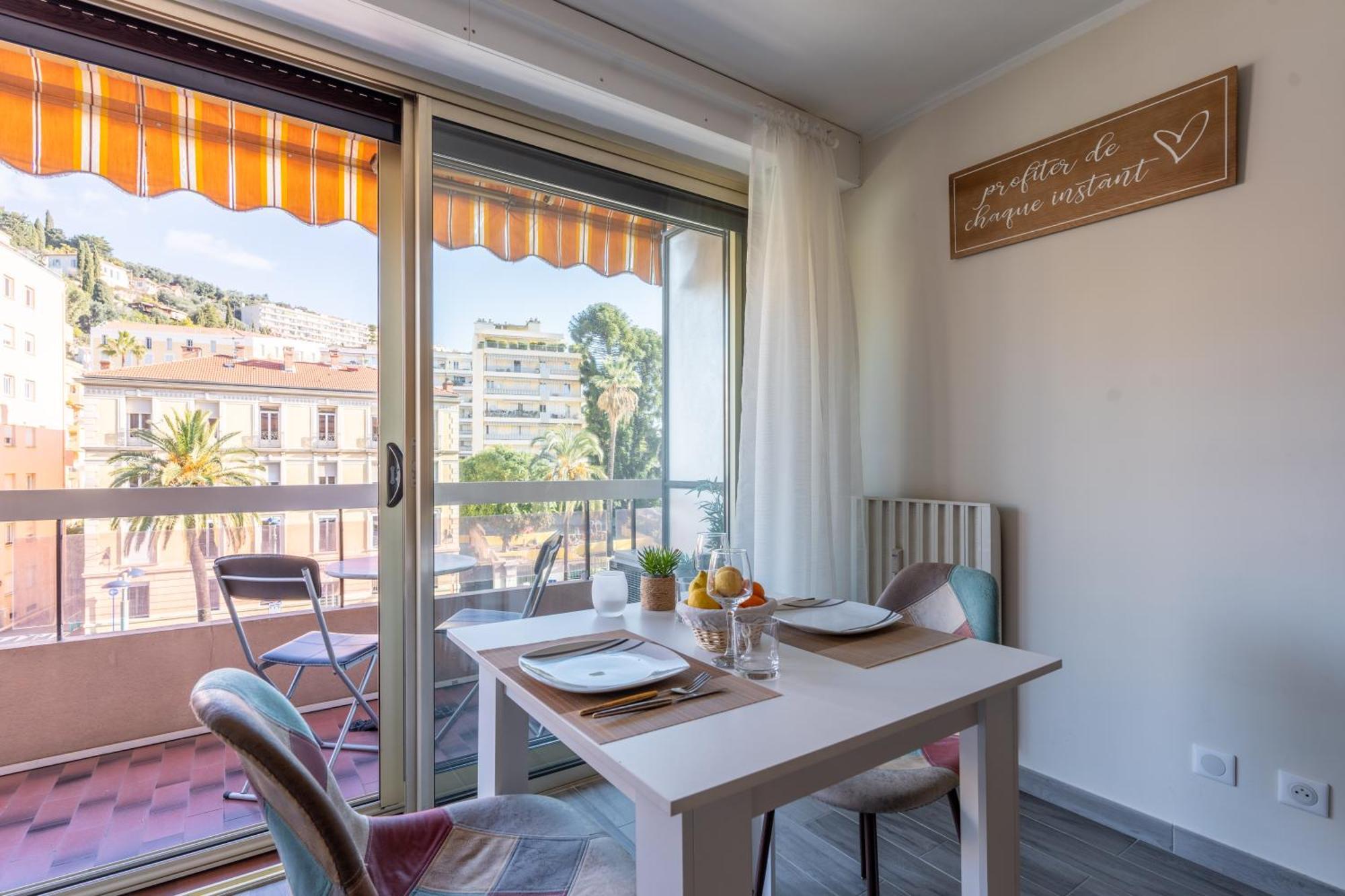 Fabuleux Appartement 2 Personnes Au Coeur De Menton, Climatise Et Proche Gares Routiere Et Sncf Экстерьер фото